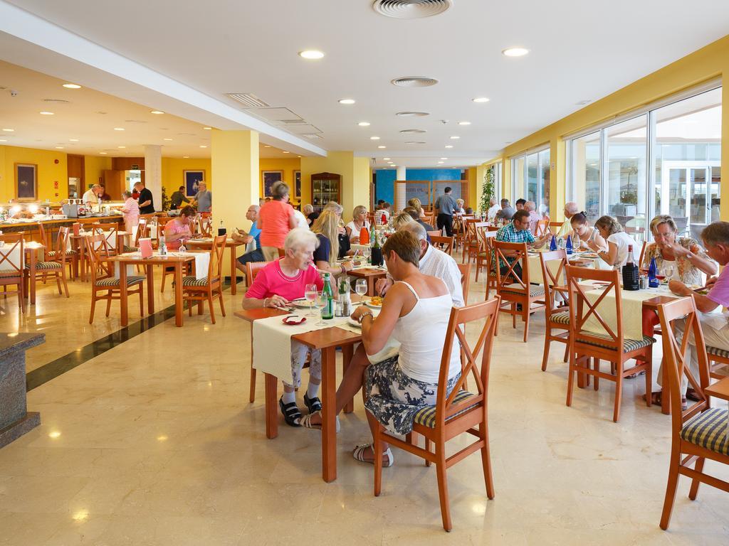Aparthotel Dunes Platja Can Picafort  Exteriör bild
