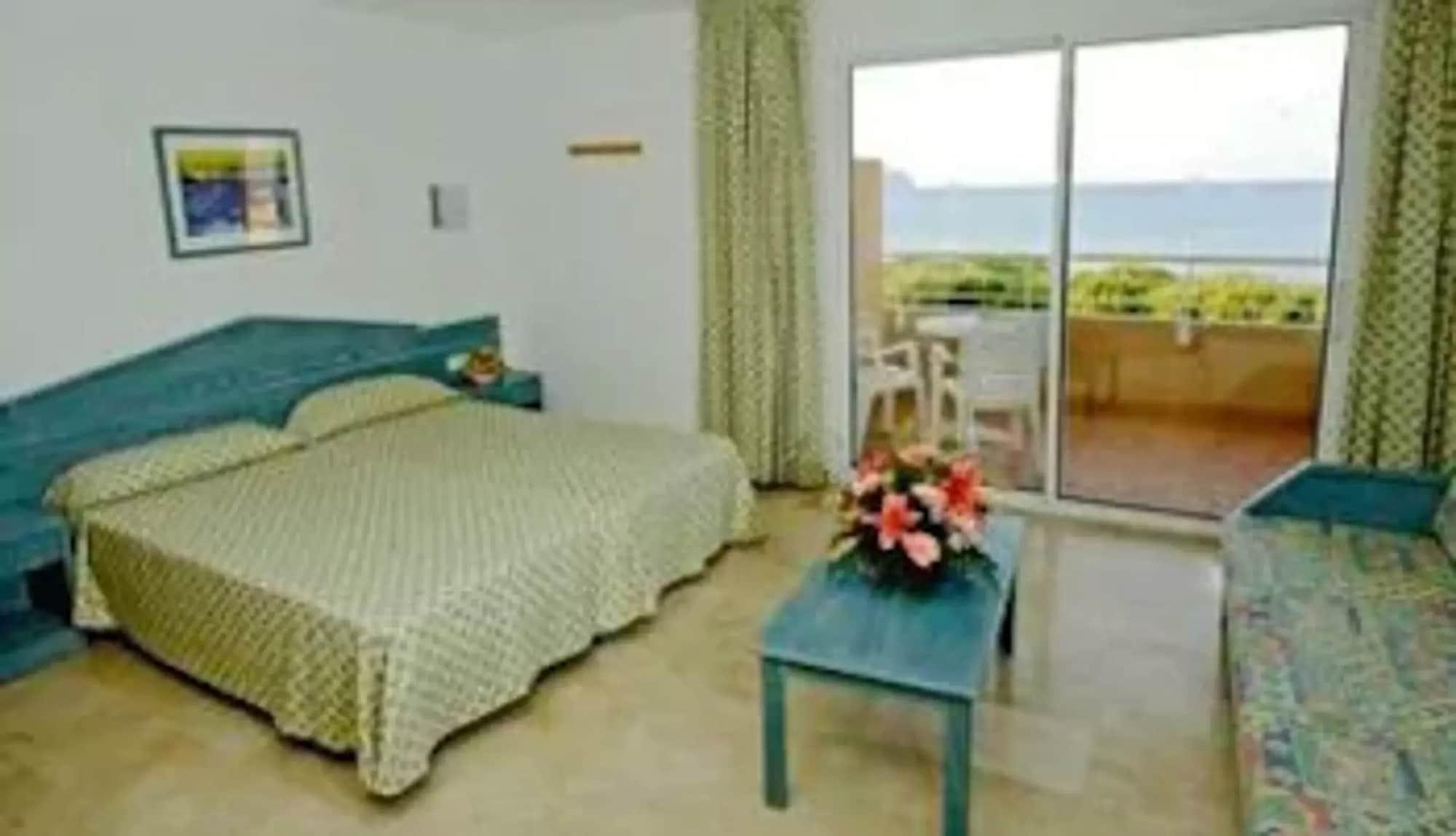 Aparthotel Dunes Platja Can Picafort  Exteriör bild