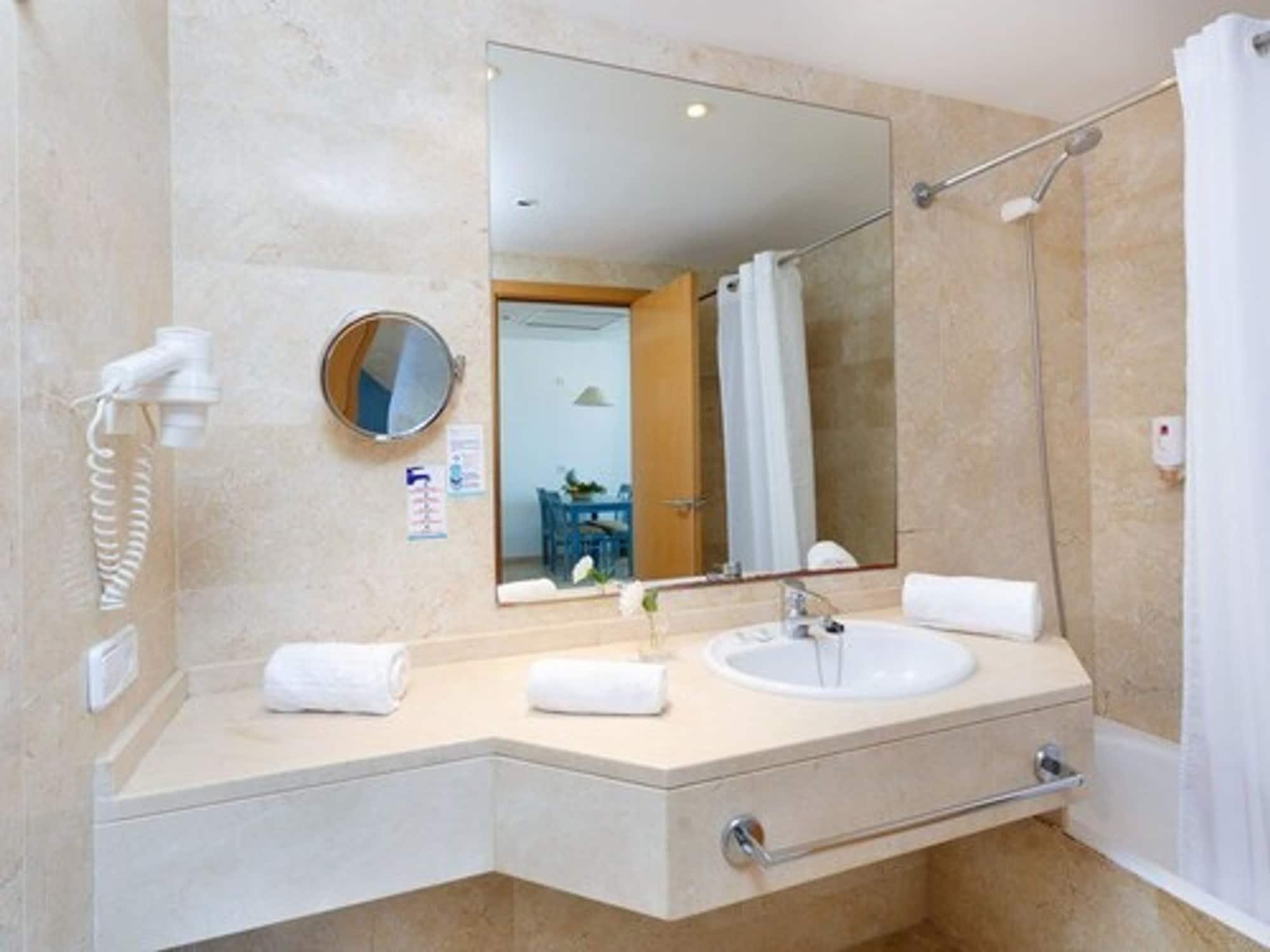Aparthotel Dunes Platja Can Picafort  Exteriör bild