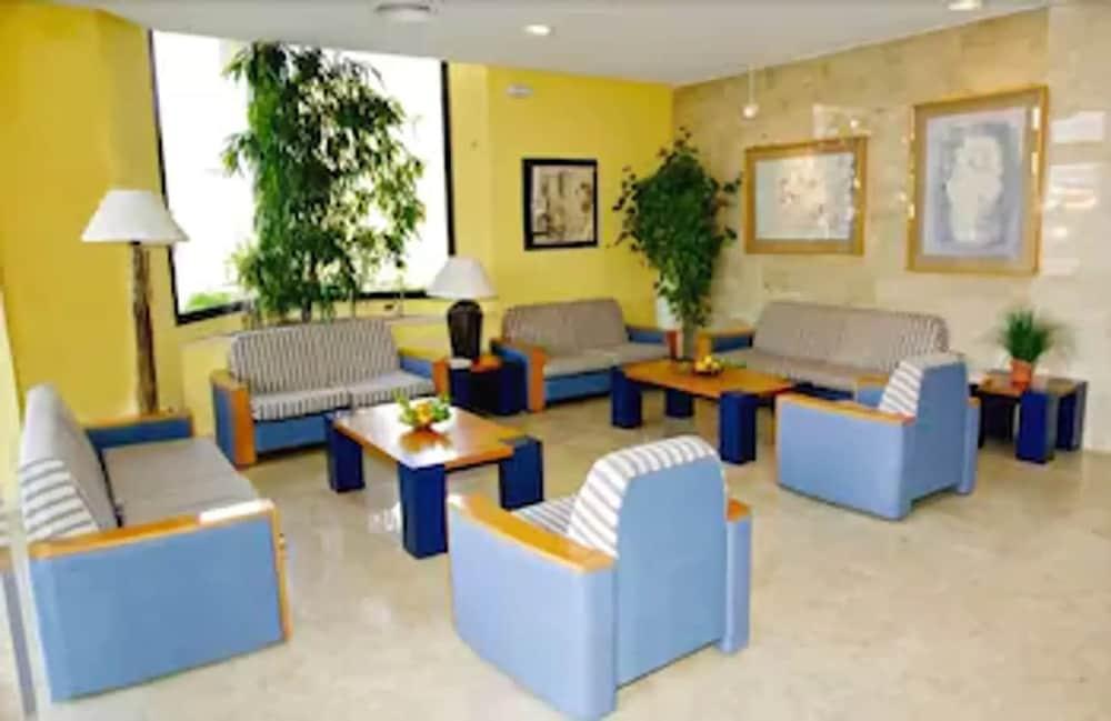 Aparthotel Dunes Platja Can Picafort  Exteriör bild