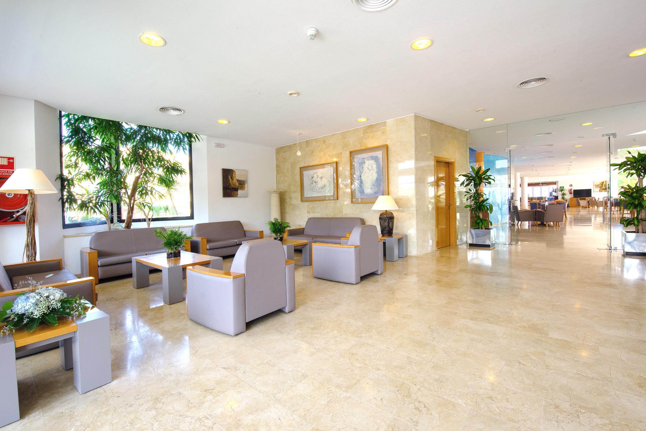 Aparthotel Dunes Platja Can Picafort  Exteriör bild