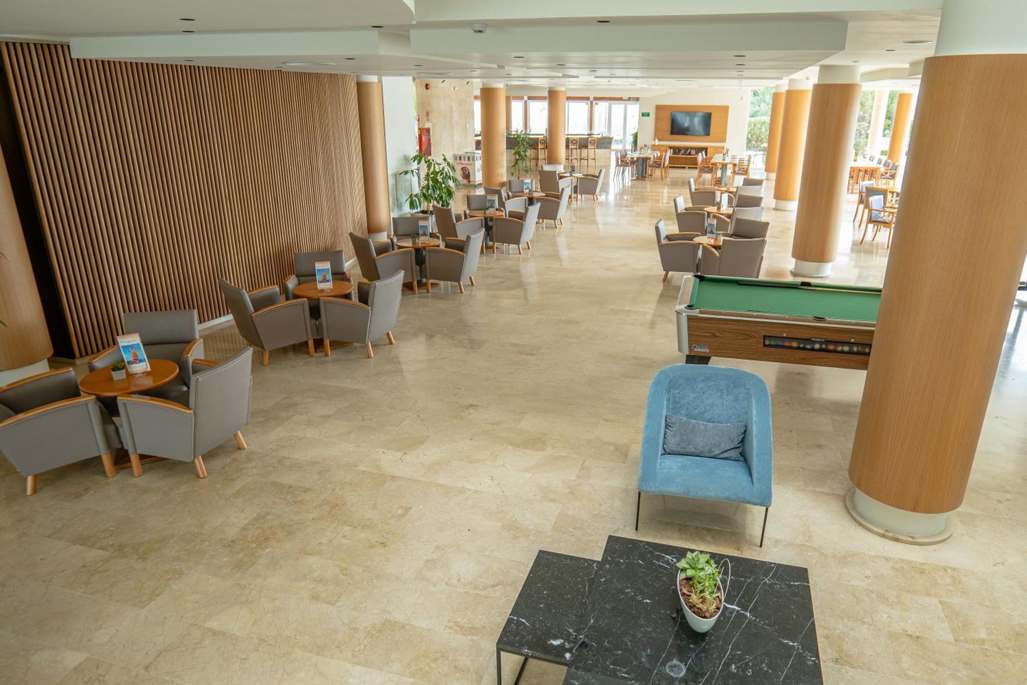 Aparthotel Dunes Platja Can Picafort  Exteriör bild